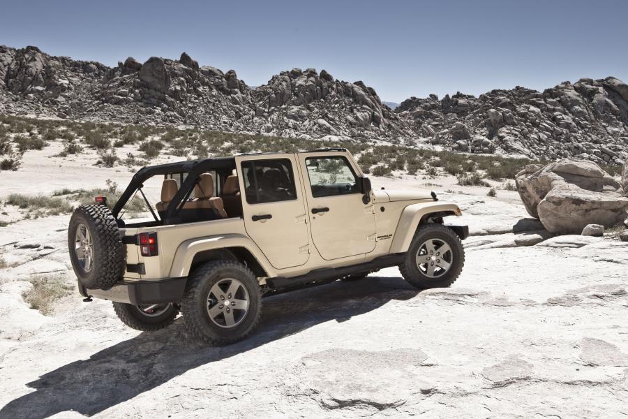  Jeep Wrangler Unlimited Mojave 2011 года  (фото 44 из 46)